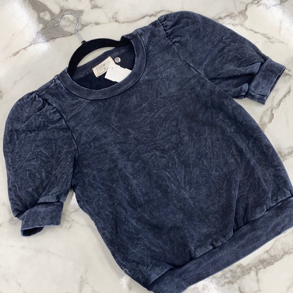 Anthropology T.la top